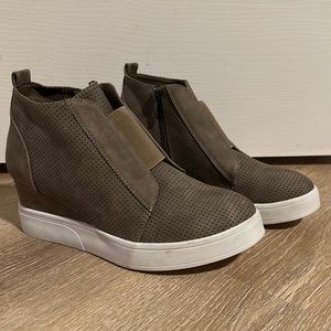 Women’s Wedge Boots